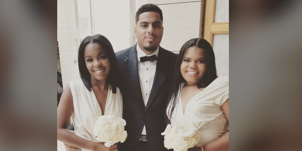 Ellis with daughters